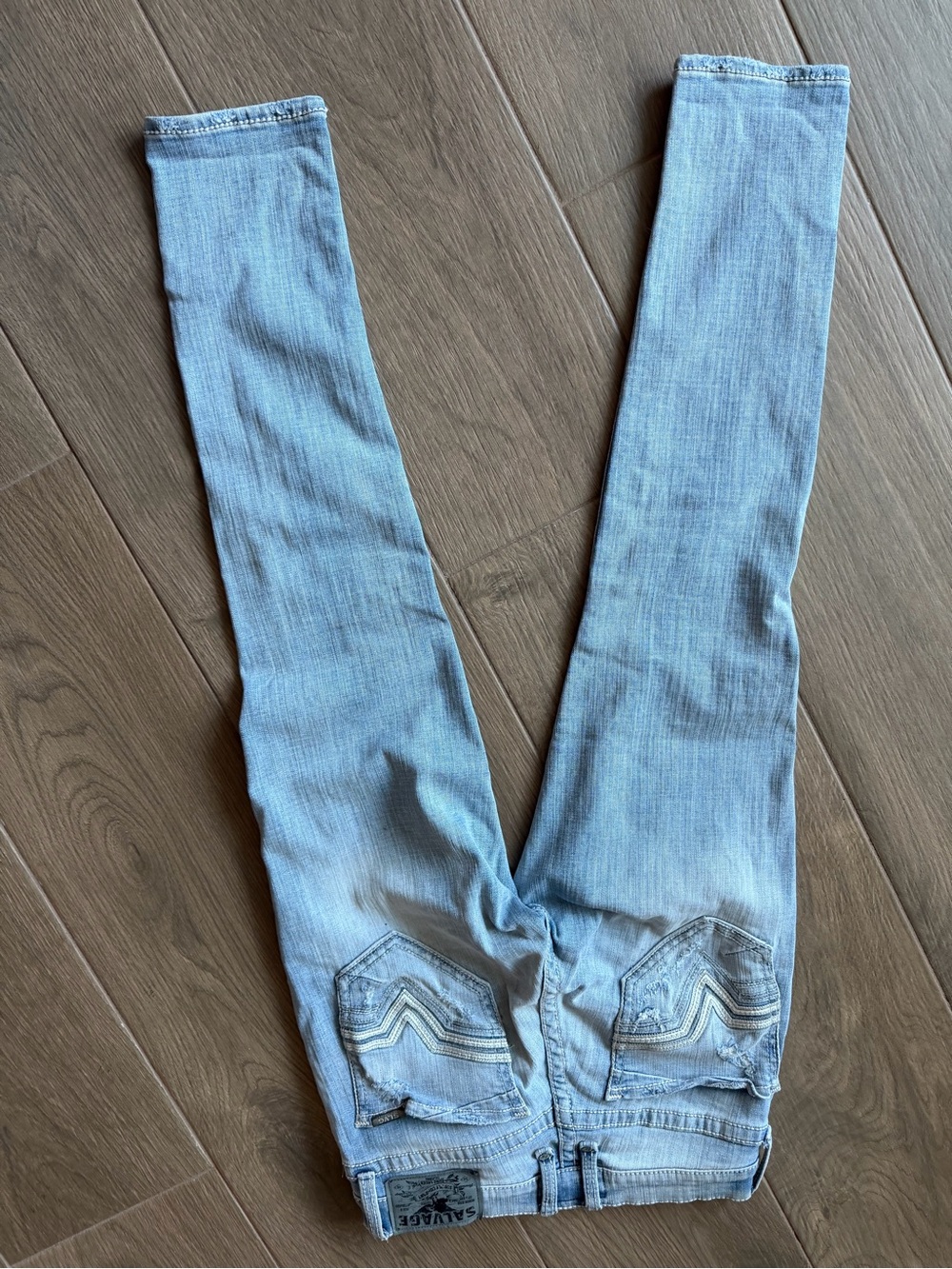 Buckle Light Wash Men's Skinny Jeans - Light Blue